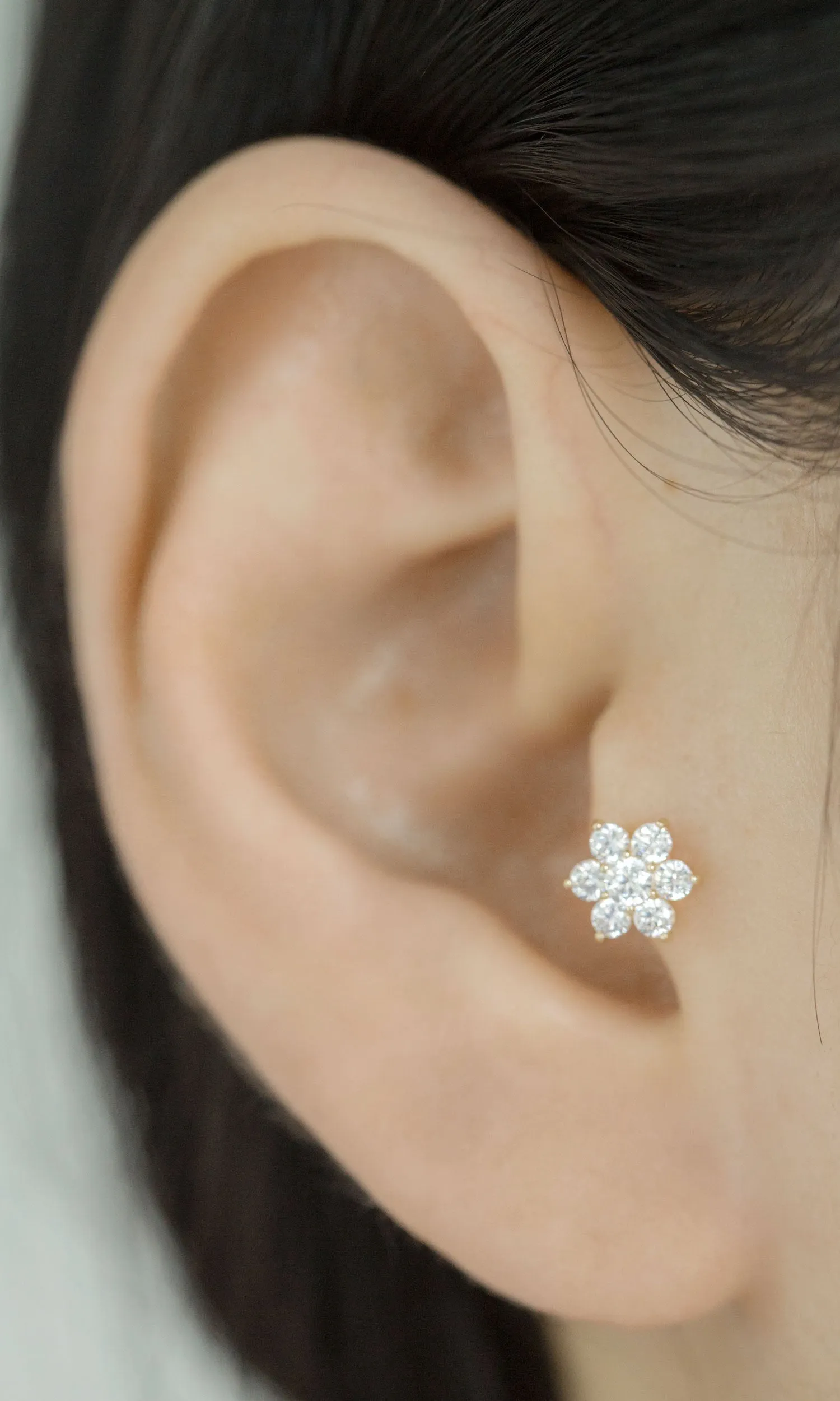 14k Gold Cz Cartilage Tragus Helix Internally Threaded Flower Flat Back Earring Labret