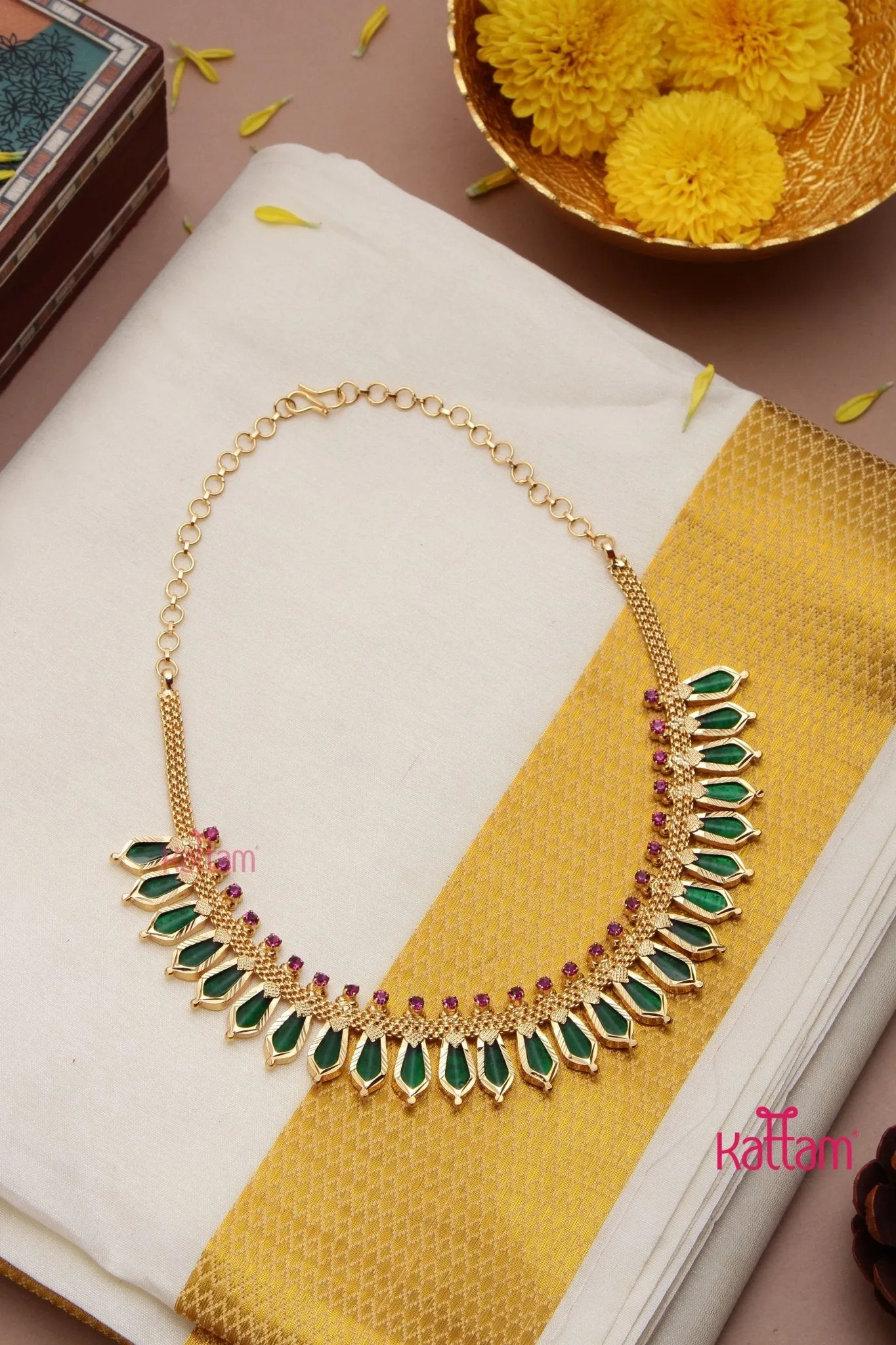 Goldtone Green Spike Choker ( No Earrings )