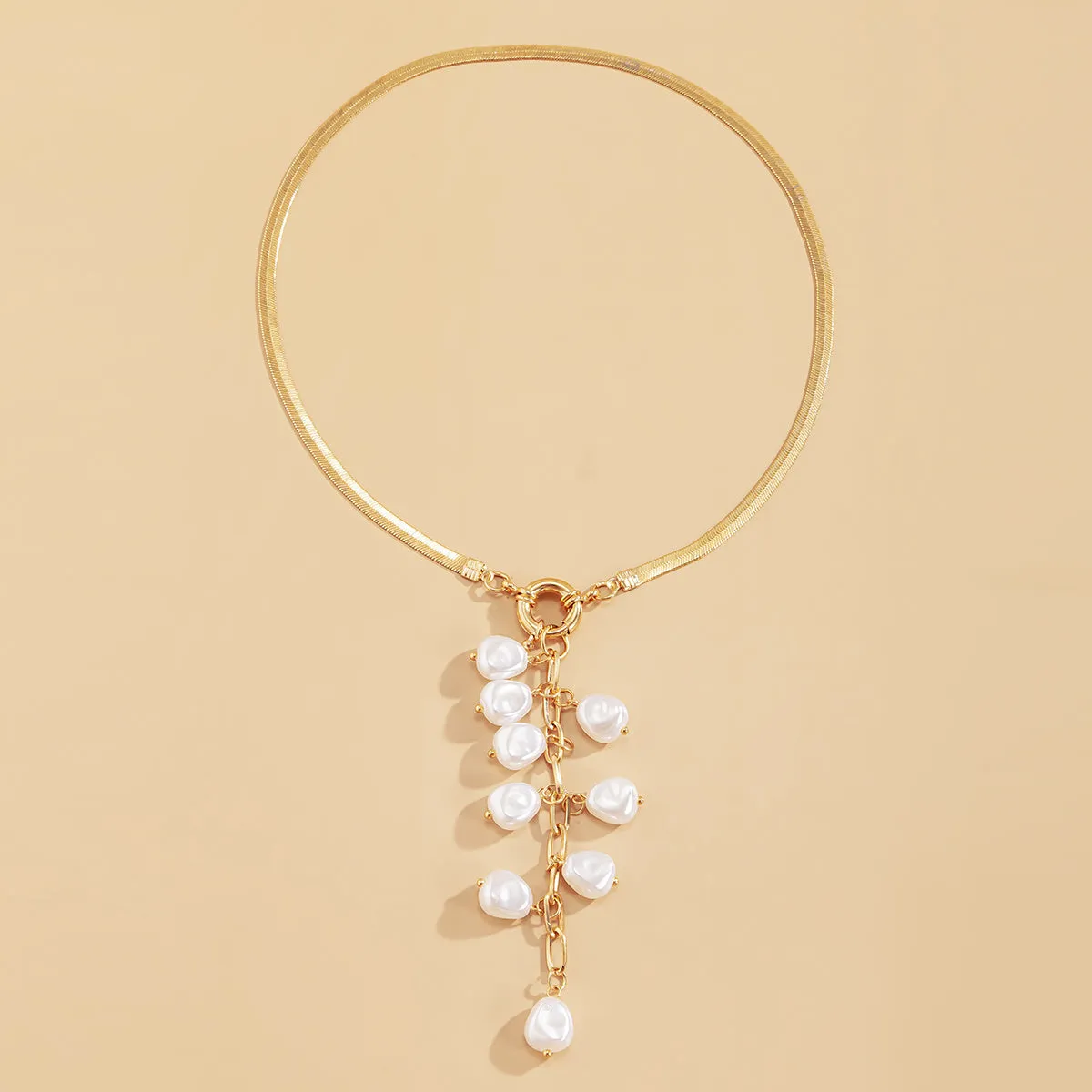 Gorgeous Faux Pearl Pendant Necklace - Add a Touch of Elegance to Your Look!