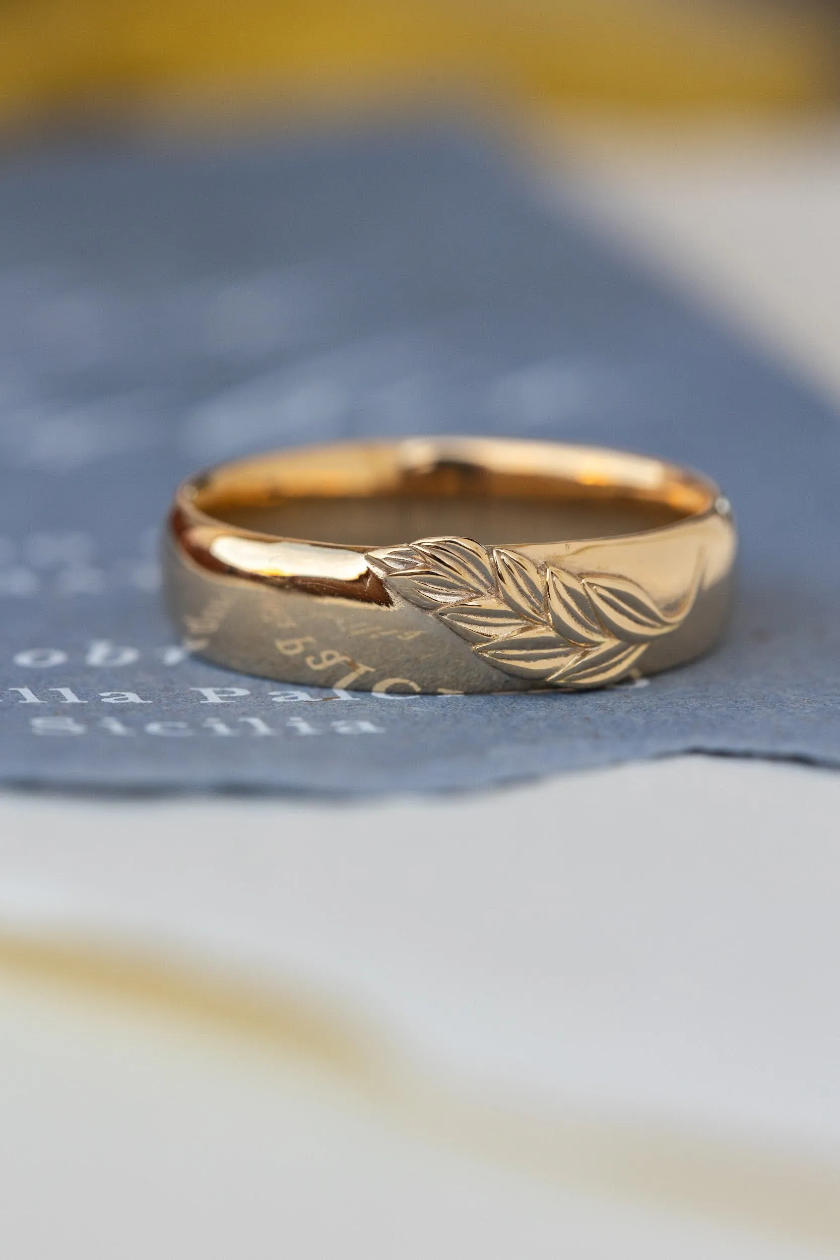 High polish gold wedding band with palm leaf, 6 mm wide