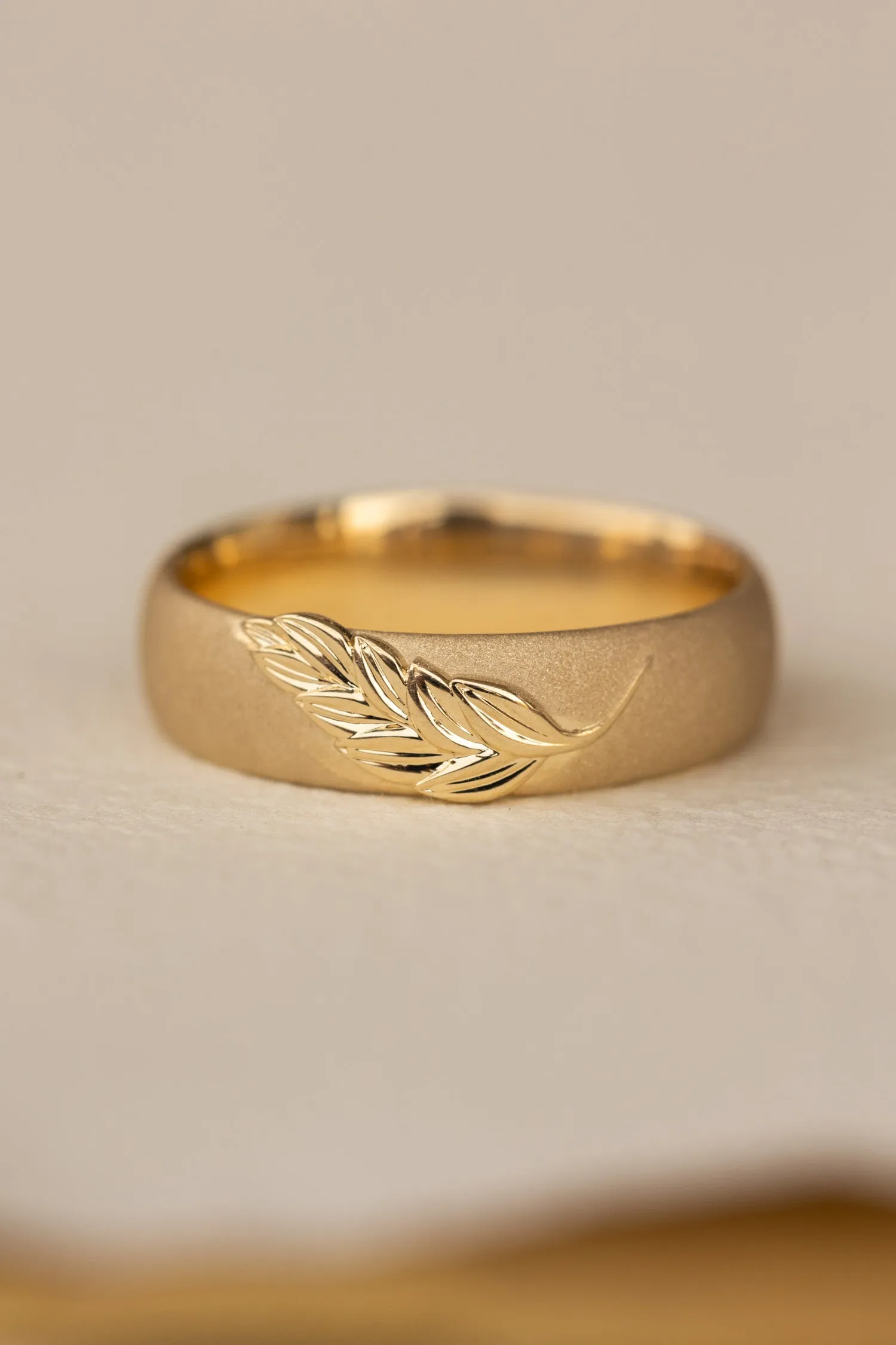 High polish gold wedding band with palm leaf, 6 mm wide