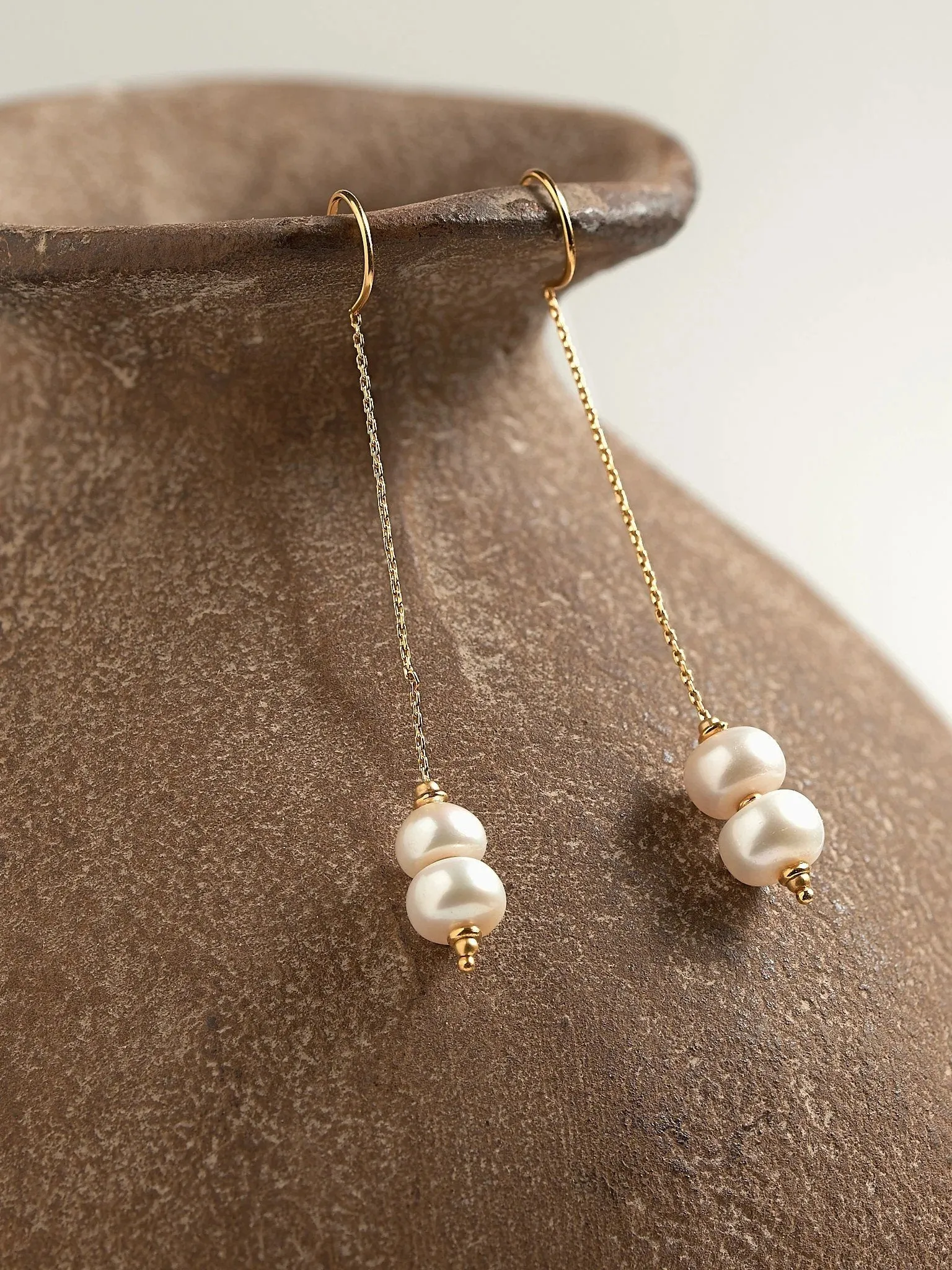 Hunita Pearl Threaders Earrings