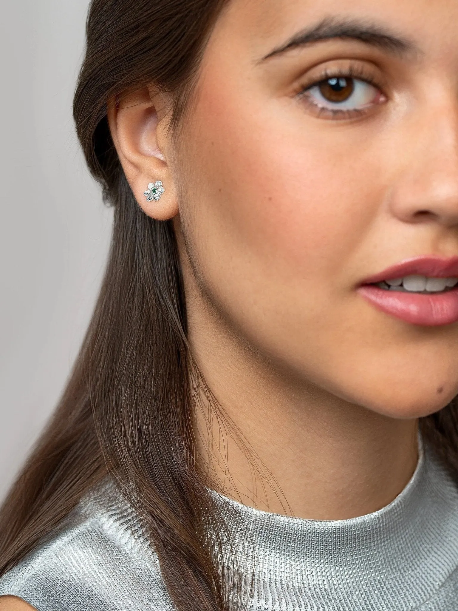 Iva Daisy Stud Earrings