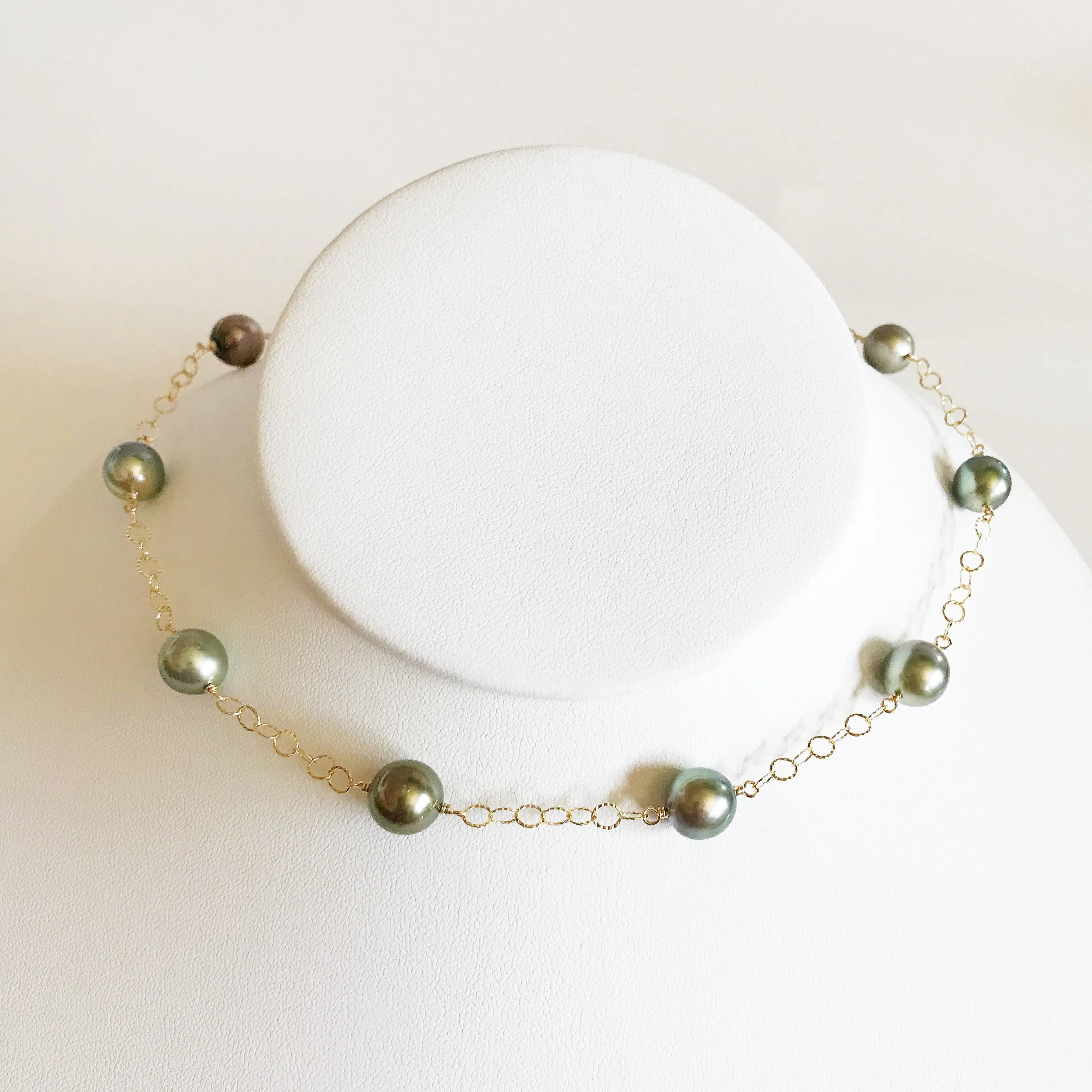 Necklace LEILANI- natural pistachio tahitian pearls (N272)