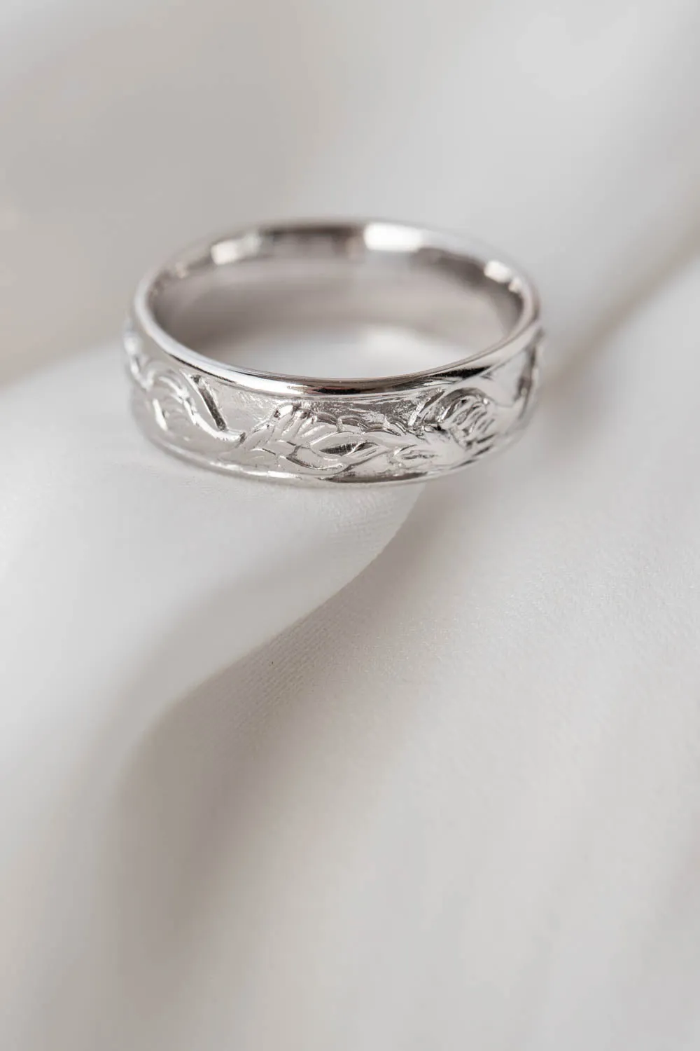 READY TO SHIP: Men leaf wedding band in 14K white gold, RING SIZE - 8.5 US