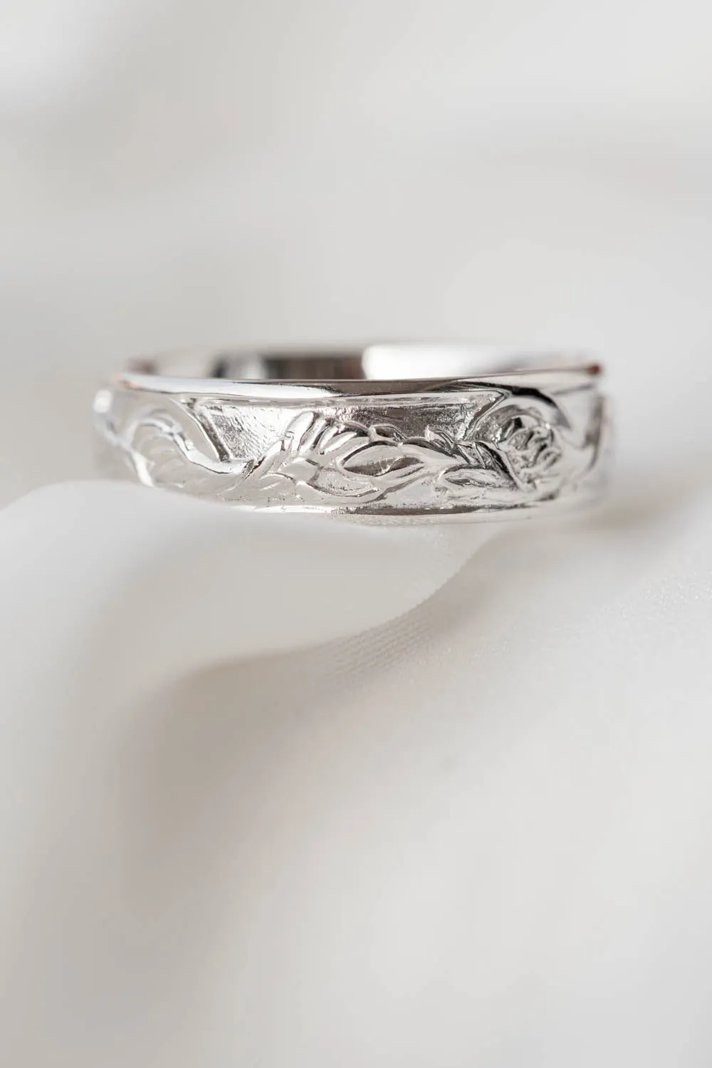 READY TO SHIP: Men leaf wedding band in 14K white gold, RING SIZE - 8.5 US