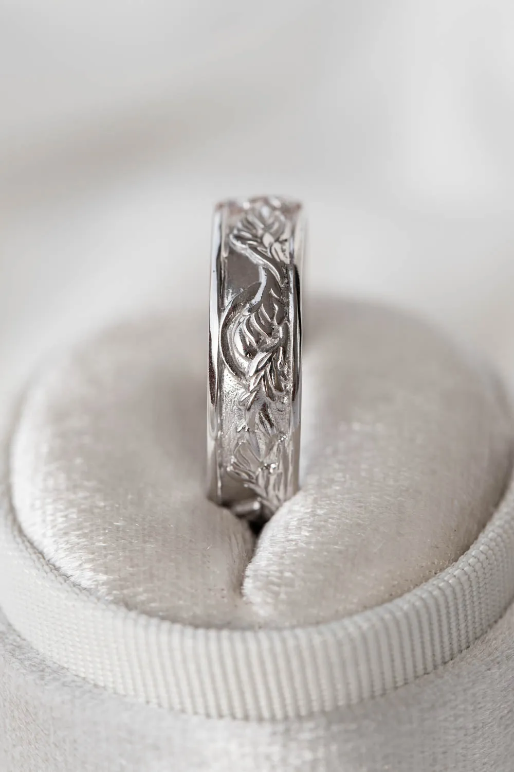 READY TO SHIP: Men leaf wedding band in 14K white gold, RING SIZE - 8.5 US