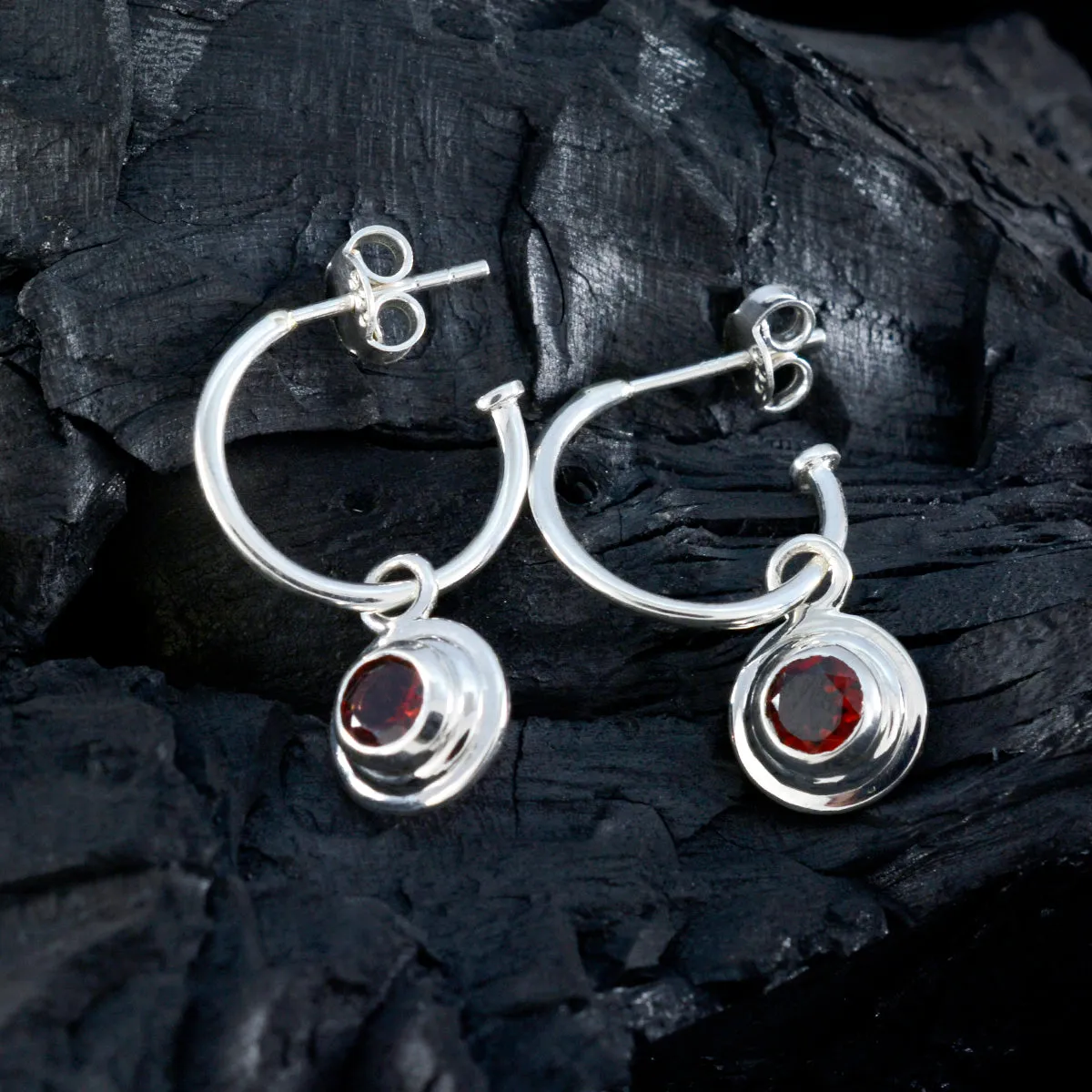 Riyo Arresting 925 Sterling Silver Earring For Lady Garnet Earring Bezel Setting Red Earring Stud Earring