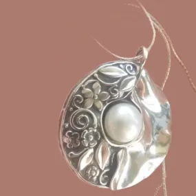 Sterling Silver Necklace for Woman. Pearl Pendant Necklace Floral Design. Bluenoemi Israel Jewelry.