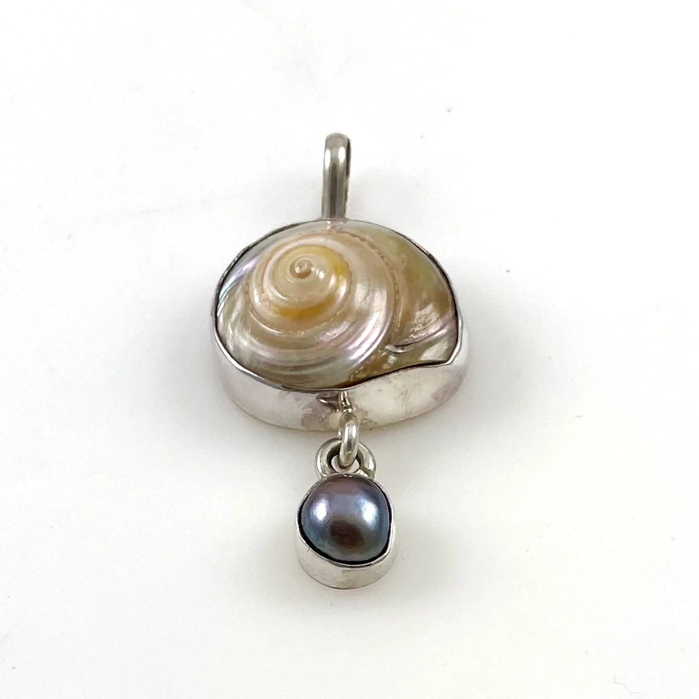 Sterling Silver Shell & Peacock Pearl Pendant