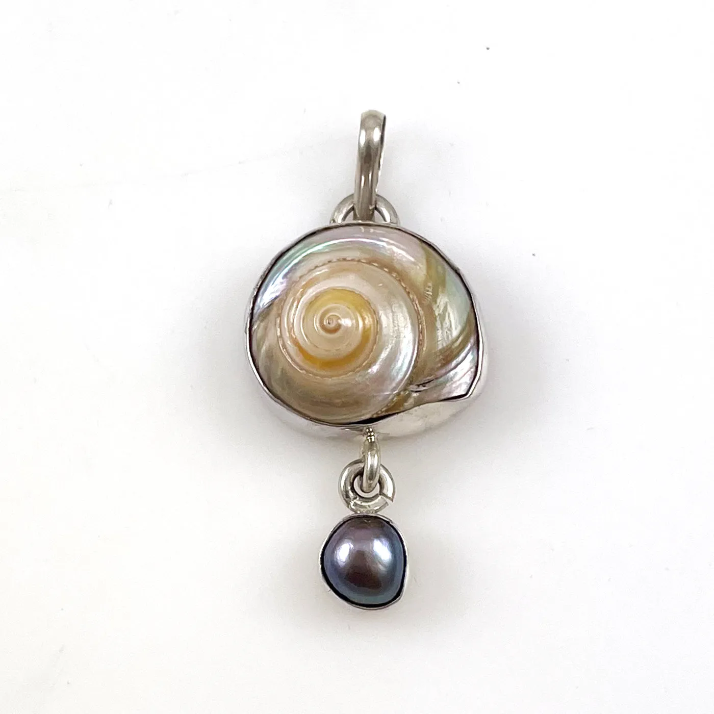 Sterling Silver Shell & Peacock Pearl Pendant