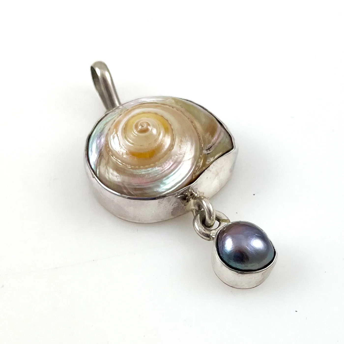 Sterling Silver Shell & Peacock Pearl Pendant