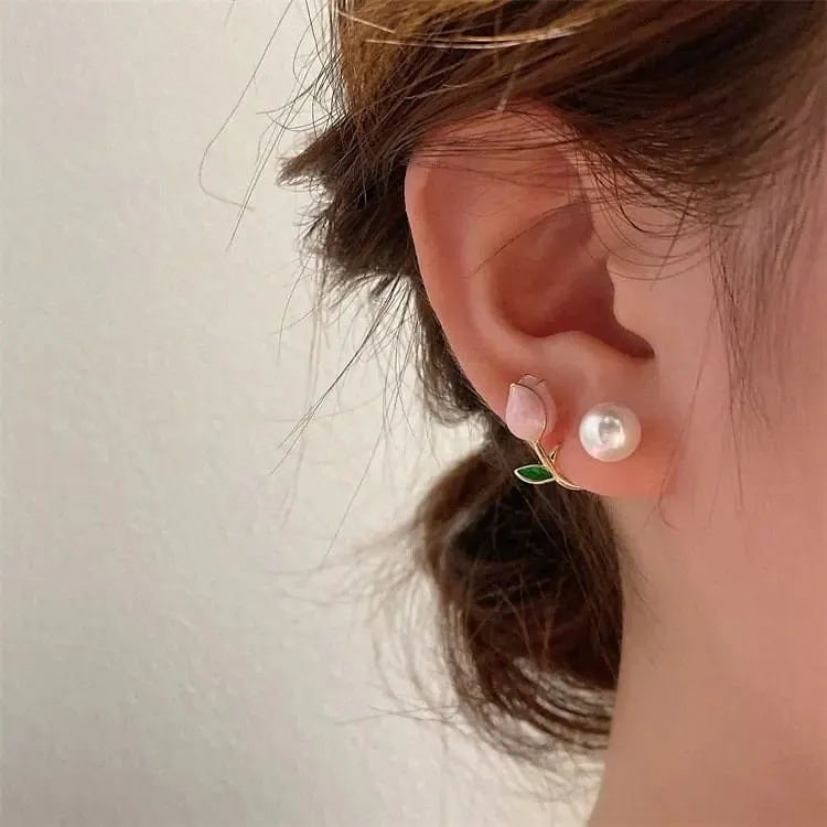 Tulip Pearl Earrings